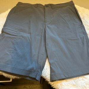 Eddie Bauer Men's Slate Cargo Shorts